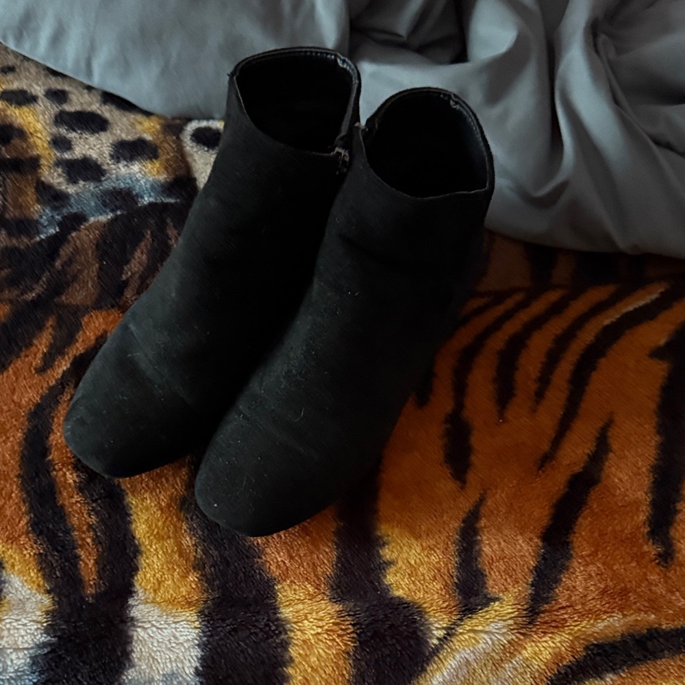 SHEIN Black Ankle Boots with slight heel
